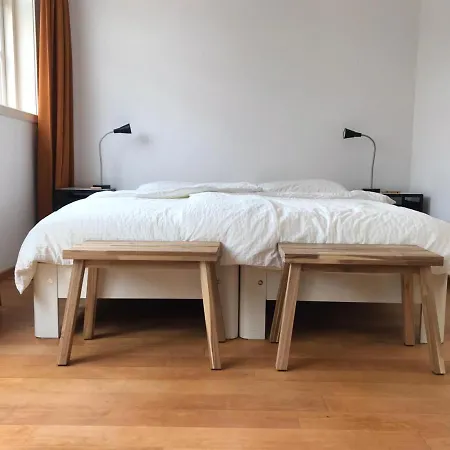 Nummer 1 * איינדהובן